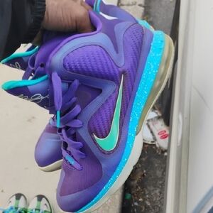 Vibrant Purple Sneakers with Teal Accents